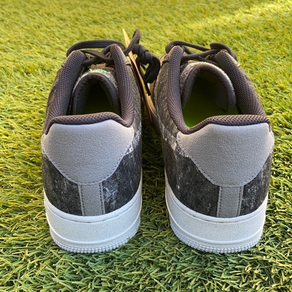 Nike Air Force 1 ‘07 LV8 - Picture 3 of 5